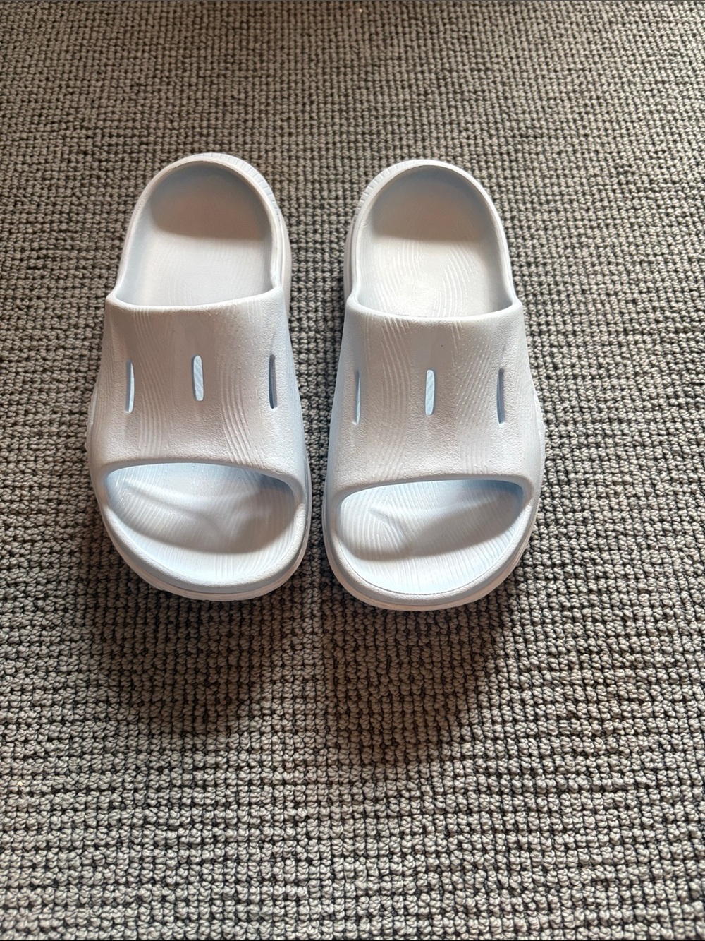 New Women’s  light blue Hoka Sandals - Size 7. Comfortable Lightweight Slip-On